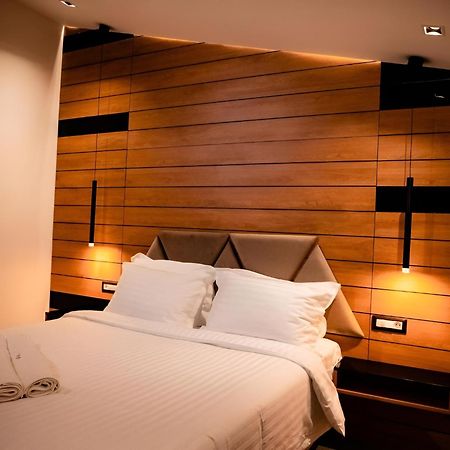 Hotel Goya Boutique Targu Jiu Bagian luar foto