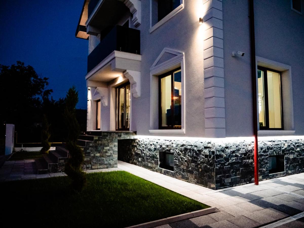Hotel Goya Boutique Targu Jiu Bagian luar foto