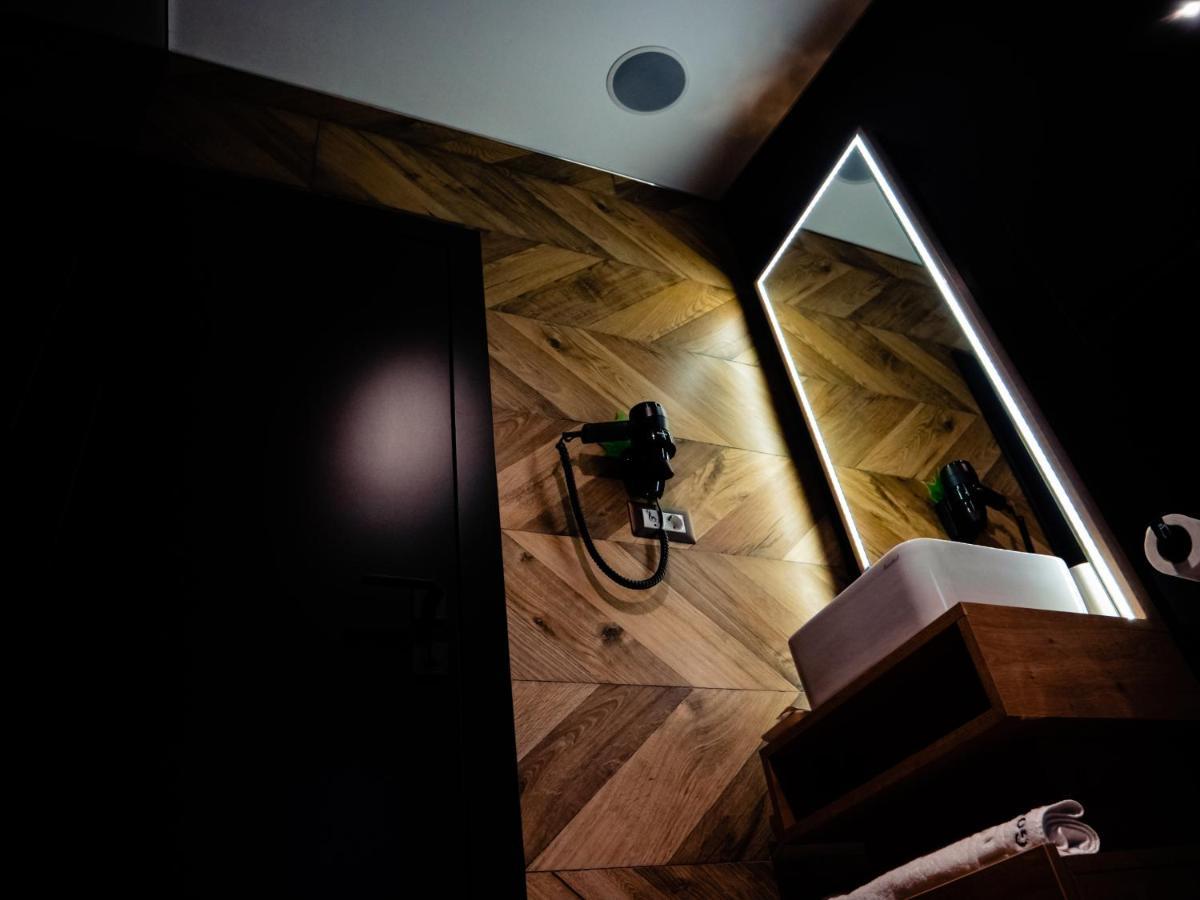 Hotel Goya Boutique Targu Jiu Bagian luar foto