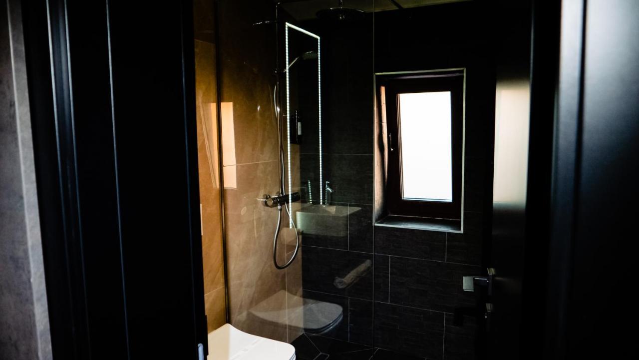 Hotel Goya Boutique Targu Jiu Bagian luar foto