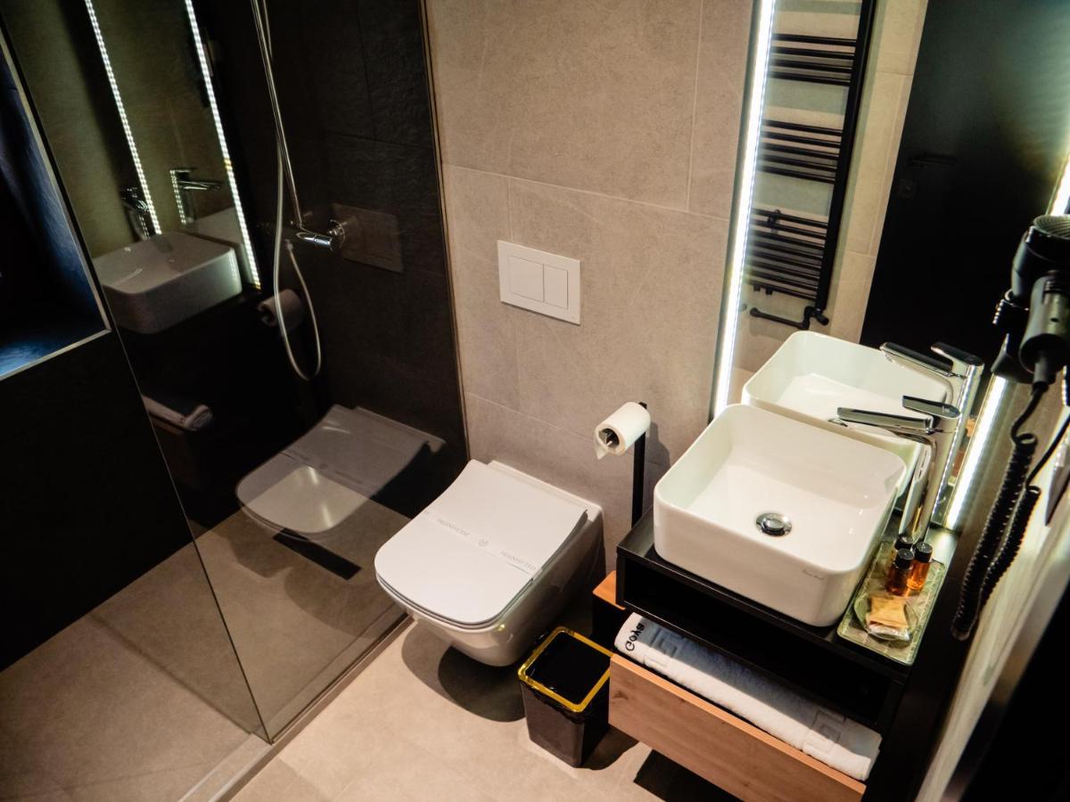 Hotel Goya Boutique Targu Jiu Bagian luar foto