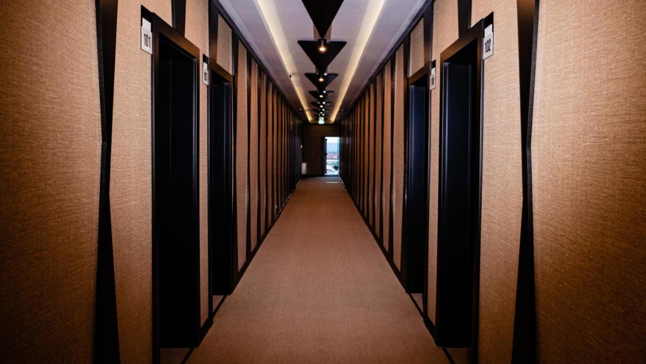 Hotel Goya Boutique Targu Jiu Bagian luar foto
