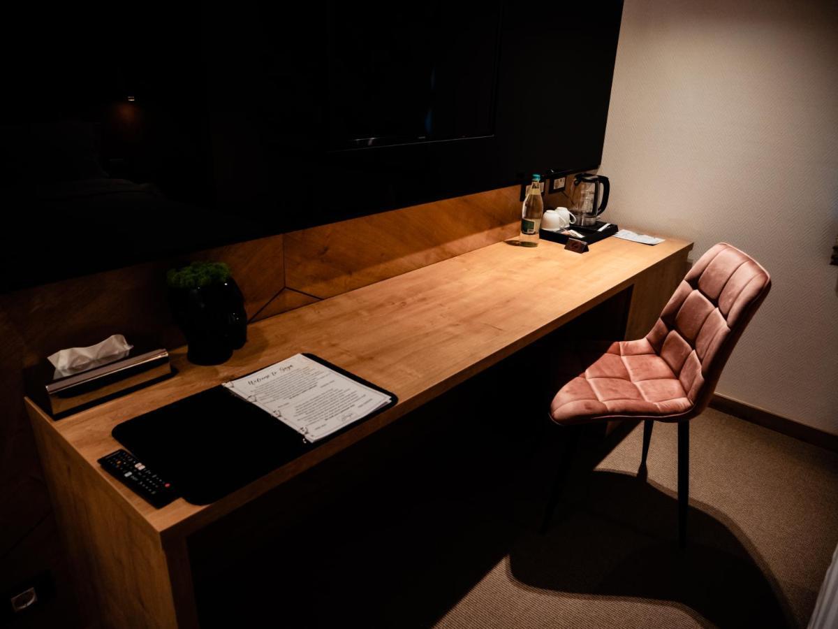 Hotel Goya Boutique Targu Jiu Bagian luar foto