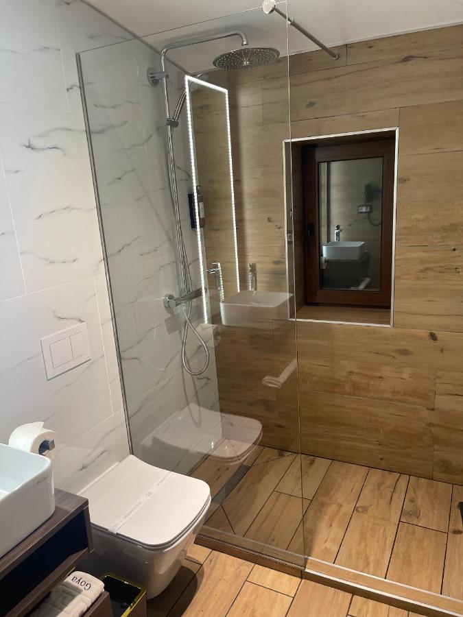 Hotel Goya Boutique Targu Jiu Bagian luar foto
