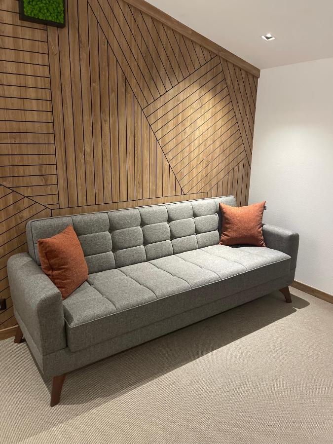 Hotel Goya Boutique Targu Jiu Bagian luar foto