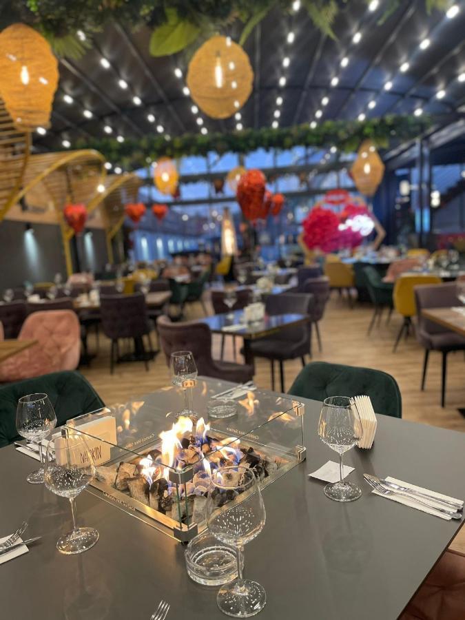 Hotel Goya Boutique Targu Jiu Bagian luar foto