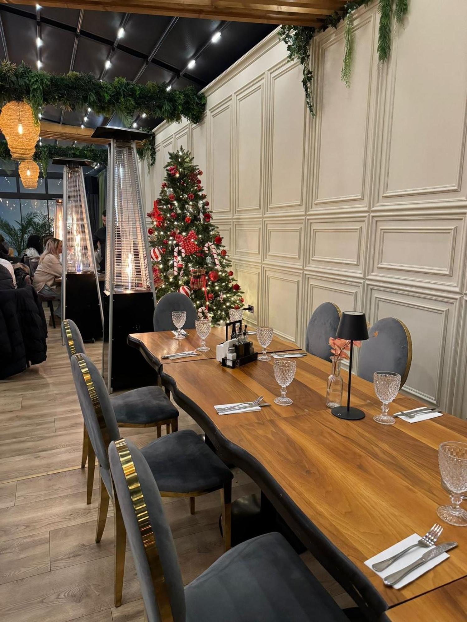 Hotel Goya Boutique Targu Jiu Bagian luar foto