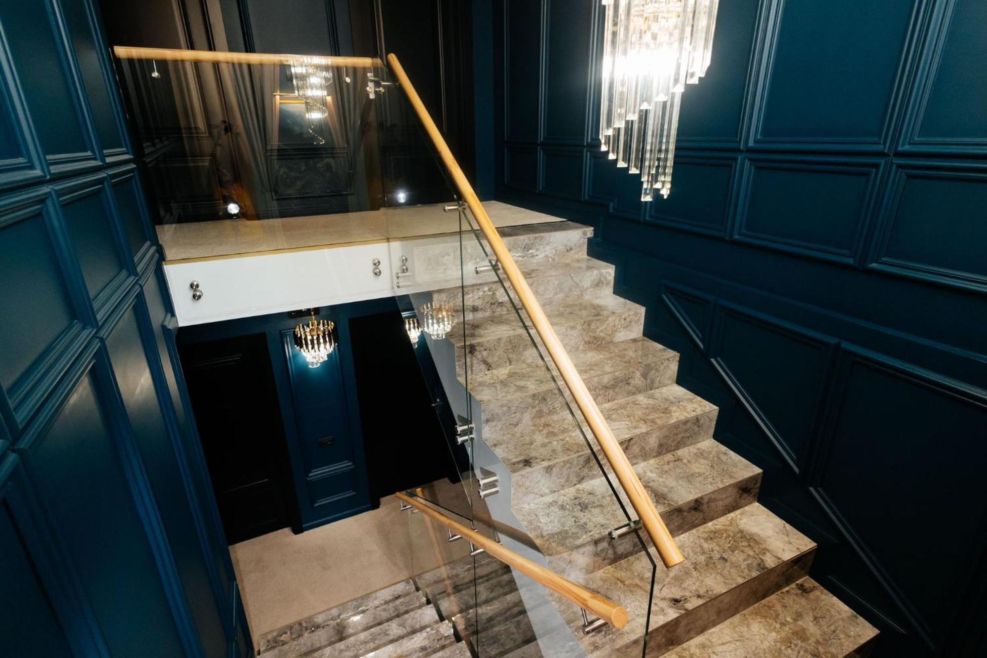 Hotel Goya Boutique Targu Jiu Bagian luar foto