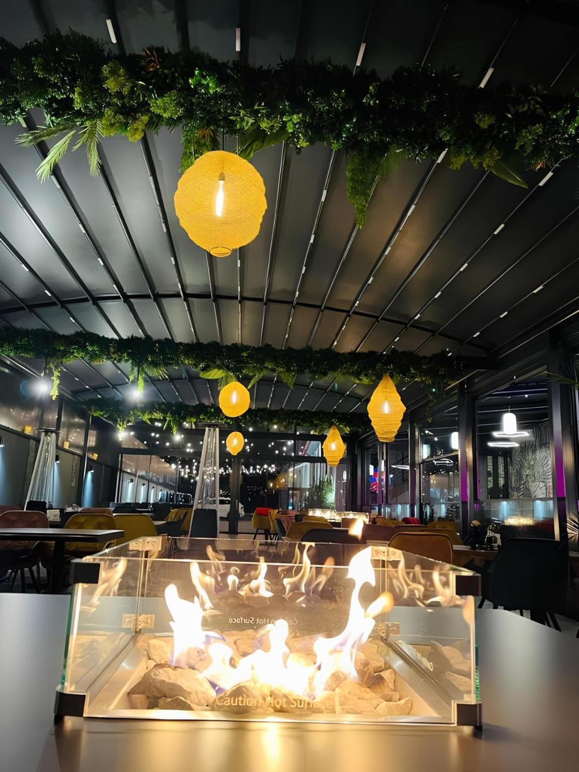 Hotel Goya Boutique Targu Jiu Bagian luar foto